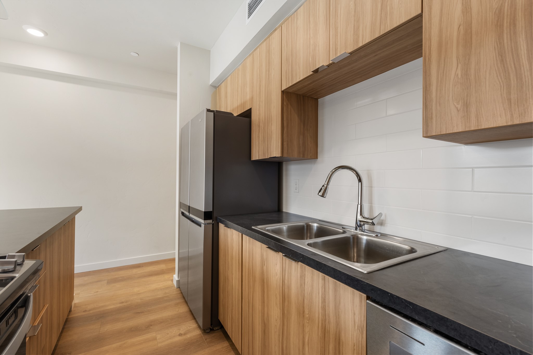 59 E Park Street 205 Property Photo 5