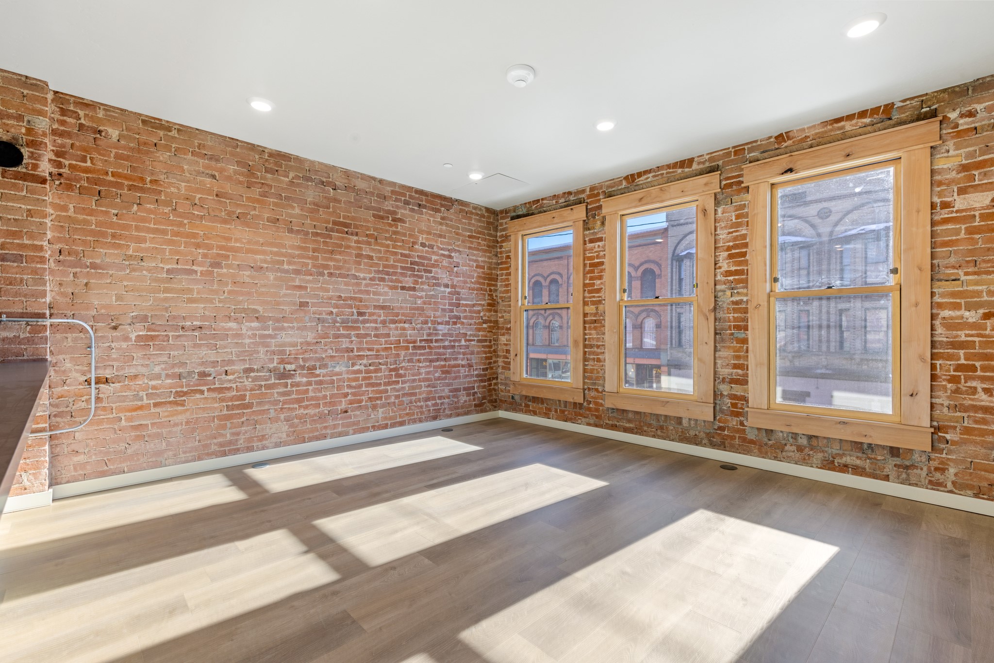 59 E Park Street 205 Property Photo 6