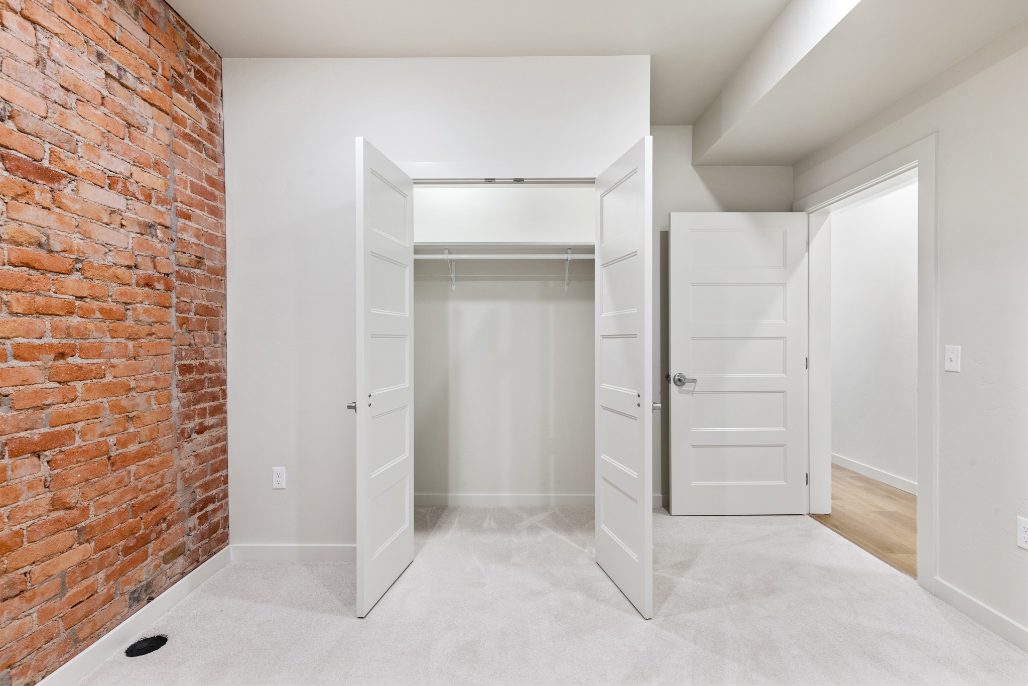 59 E Park Street 205 Property Photo 12