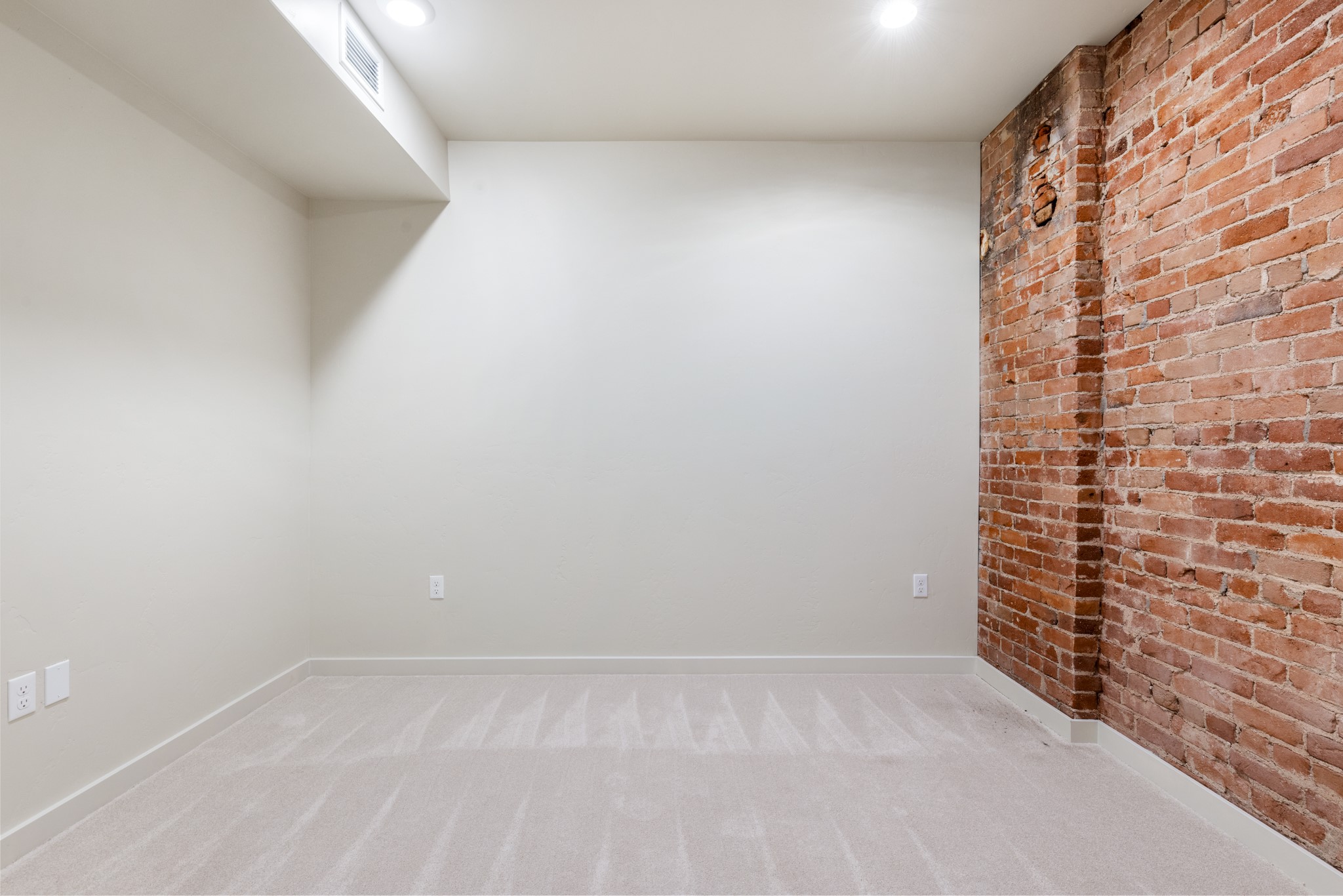 59 E Park Street 205 Property Photo 13