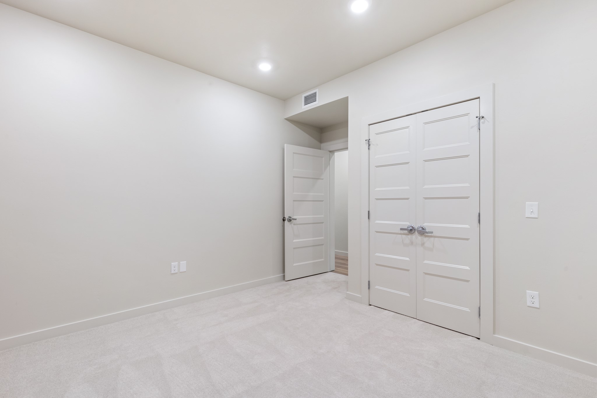 59 E Park Street 207 Property Photo 11
