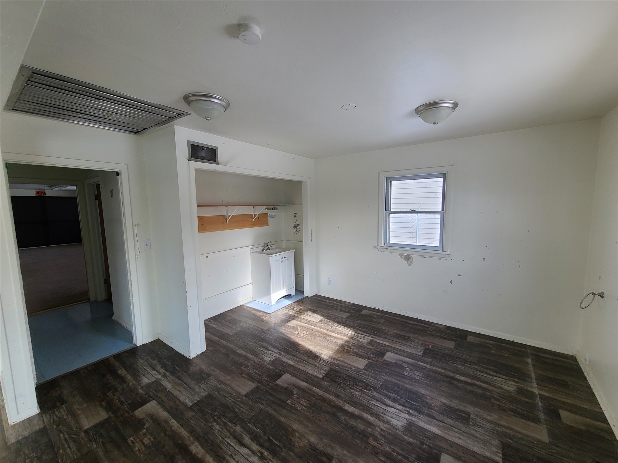2020 S Russell Street Property Photo 6