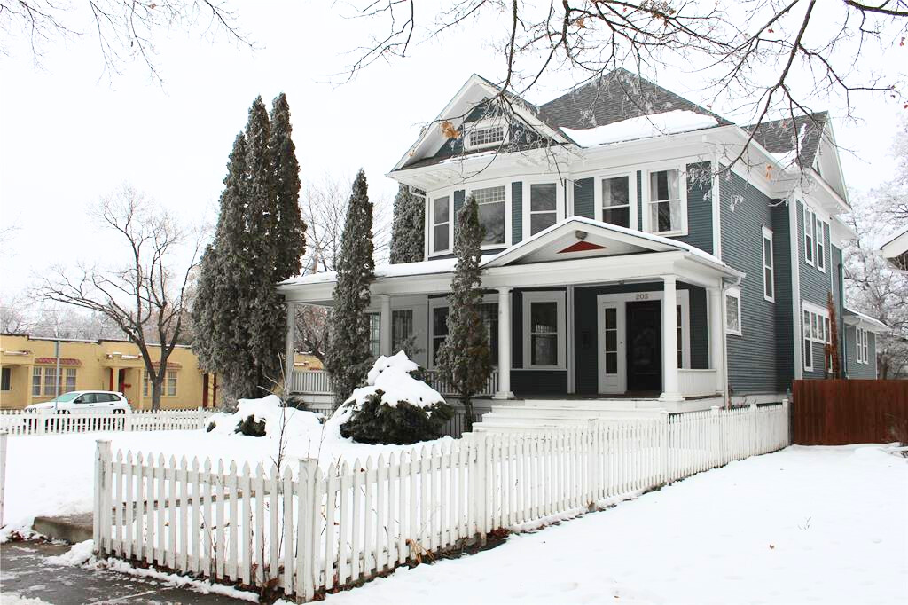 205 5th Avenue E Property Photo
