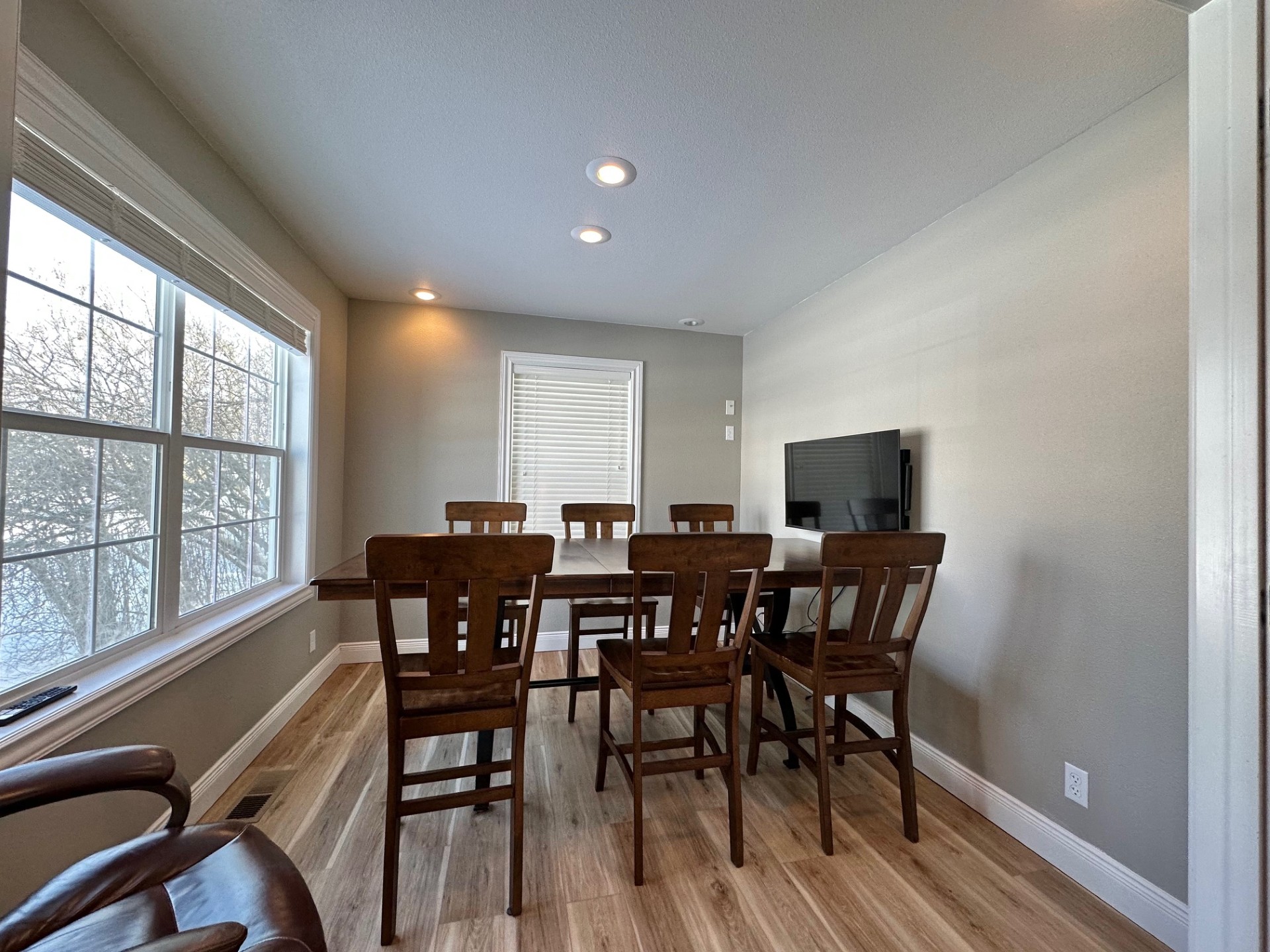 601 1st Street E Property Photo 15