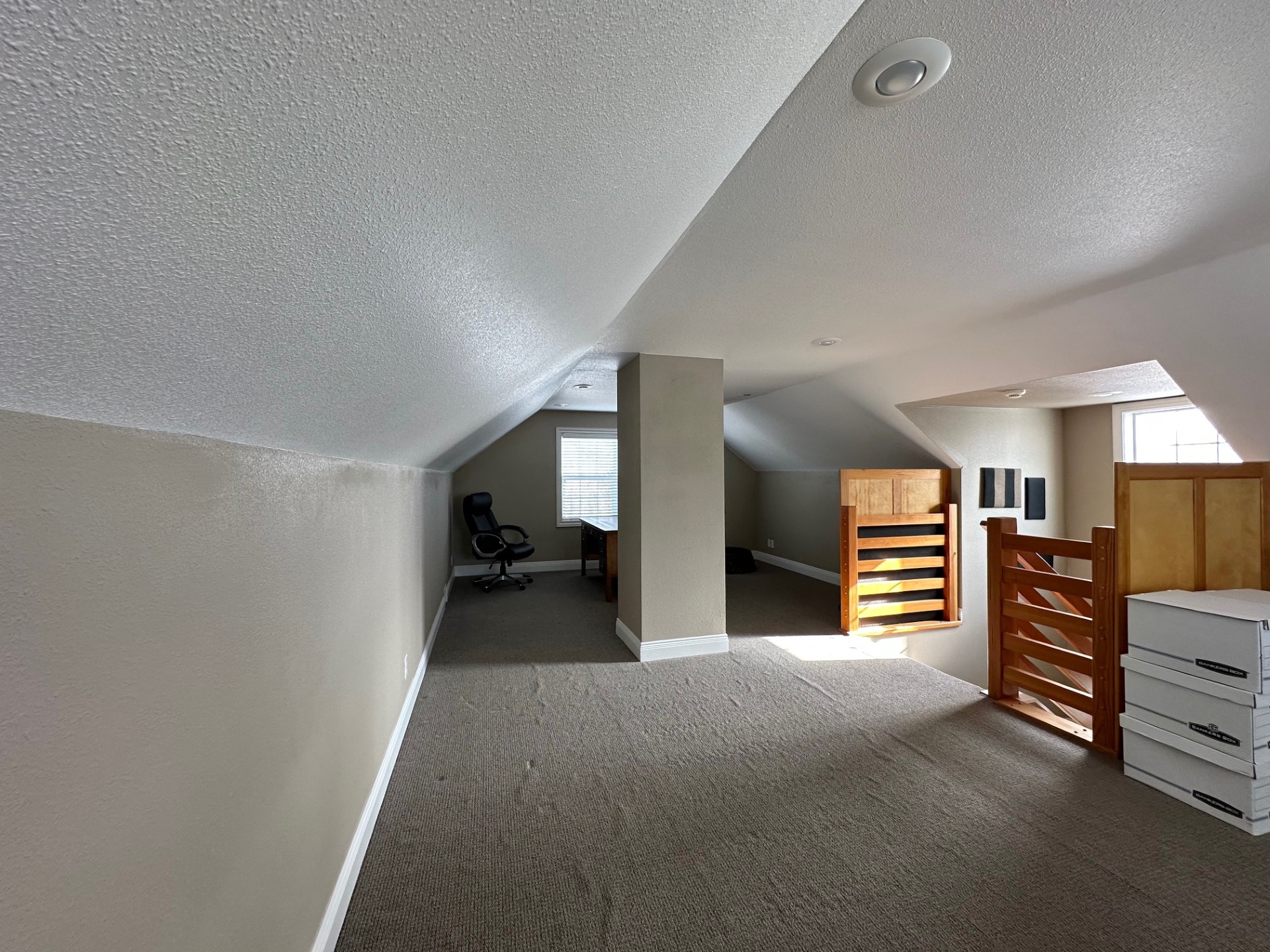 601 1st Street E Property Photo 22