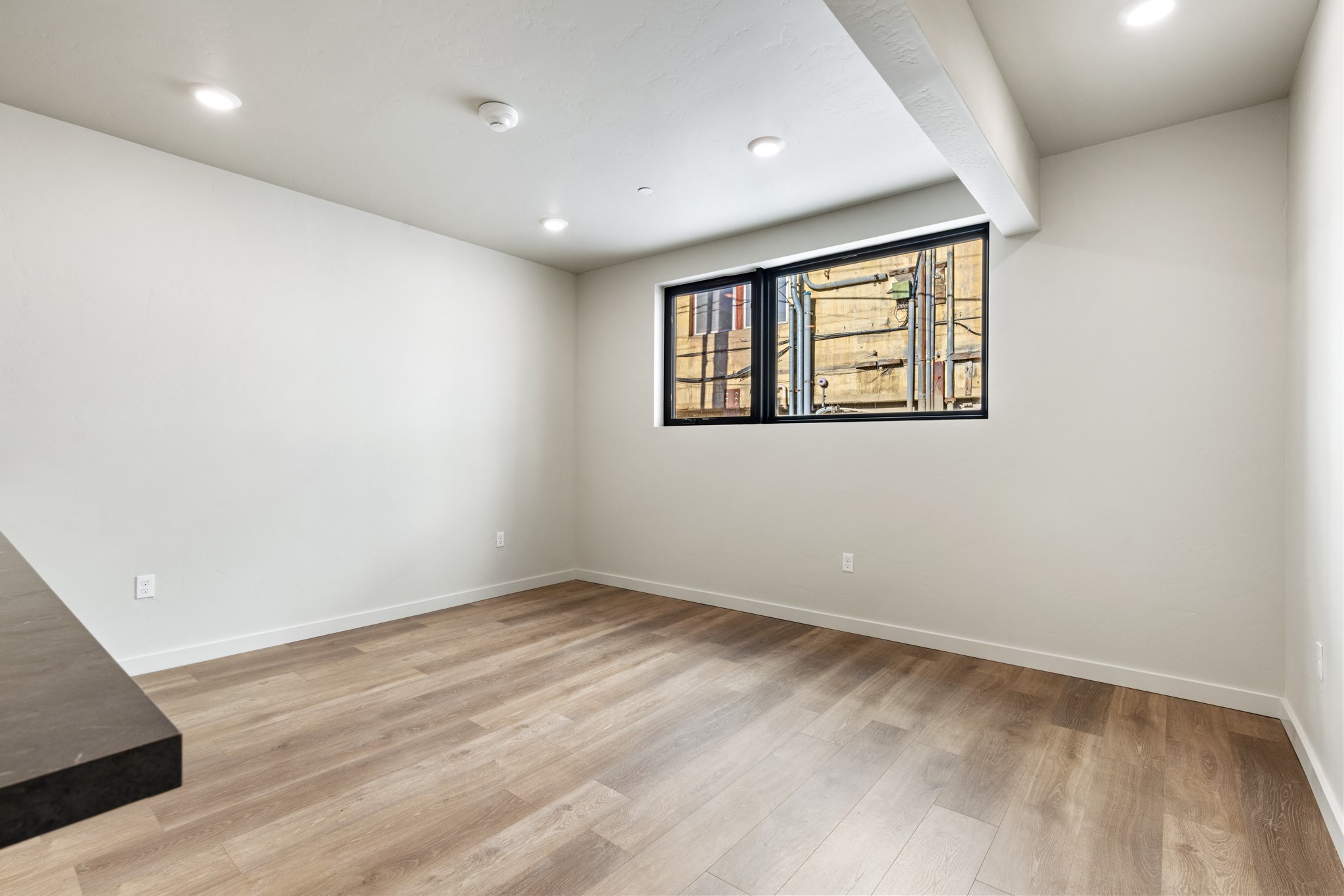 59 E Park Street 204 Property Photo 8