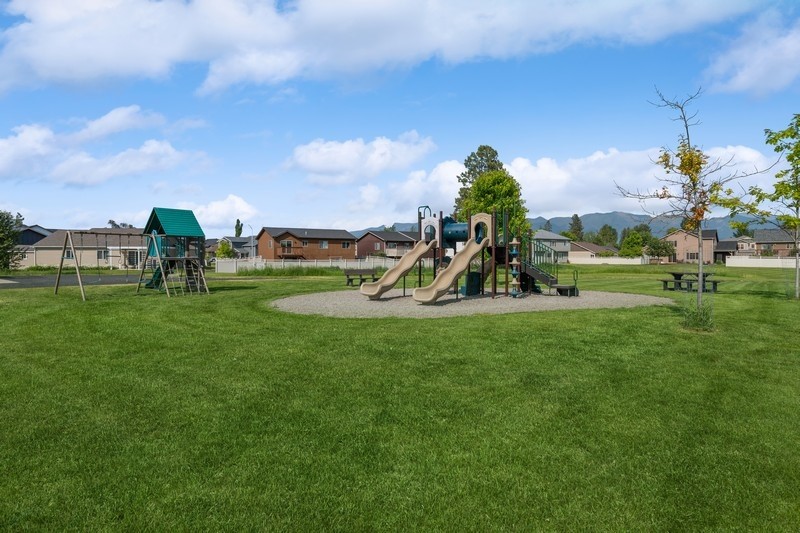 4033 Snowberry Avenue Property Photo 43