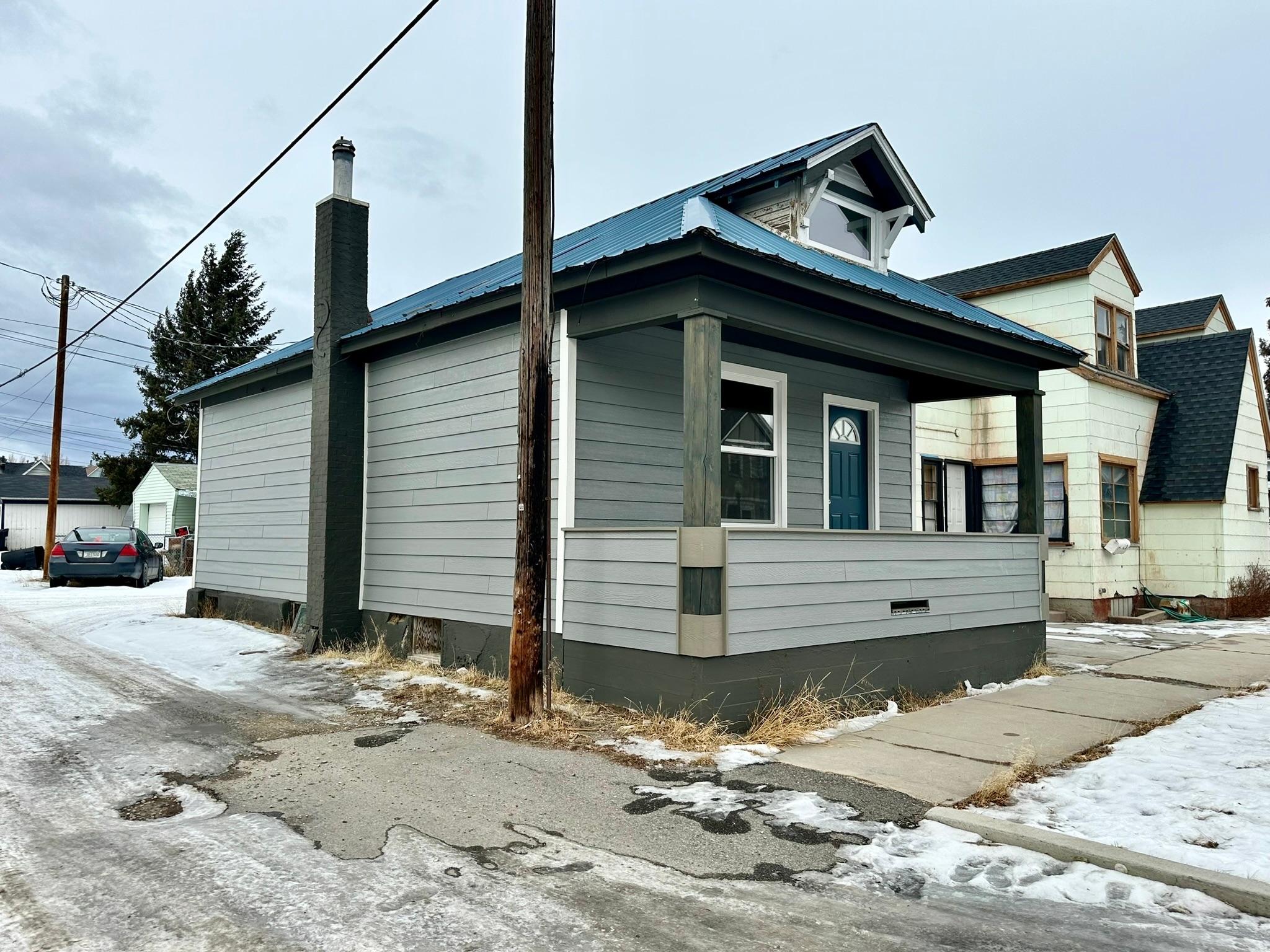 208 Locust Street Property Photo 1