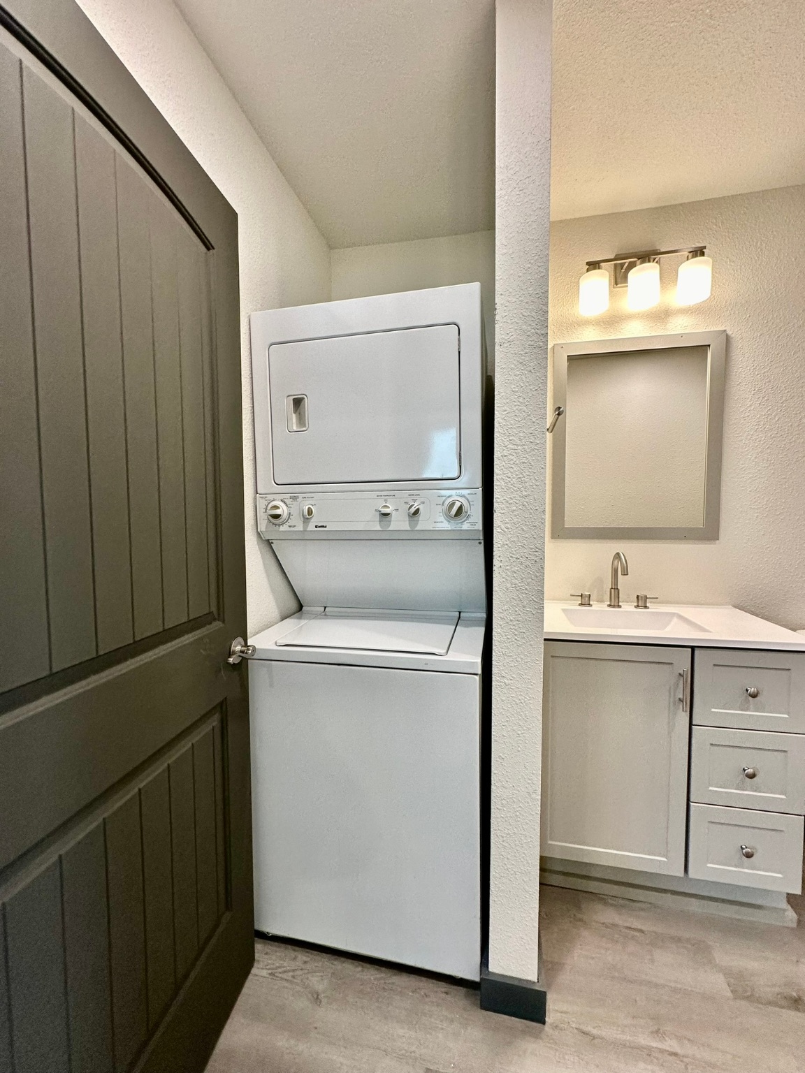 208 Locust Street Property Photo 6