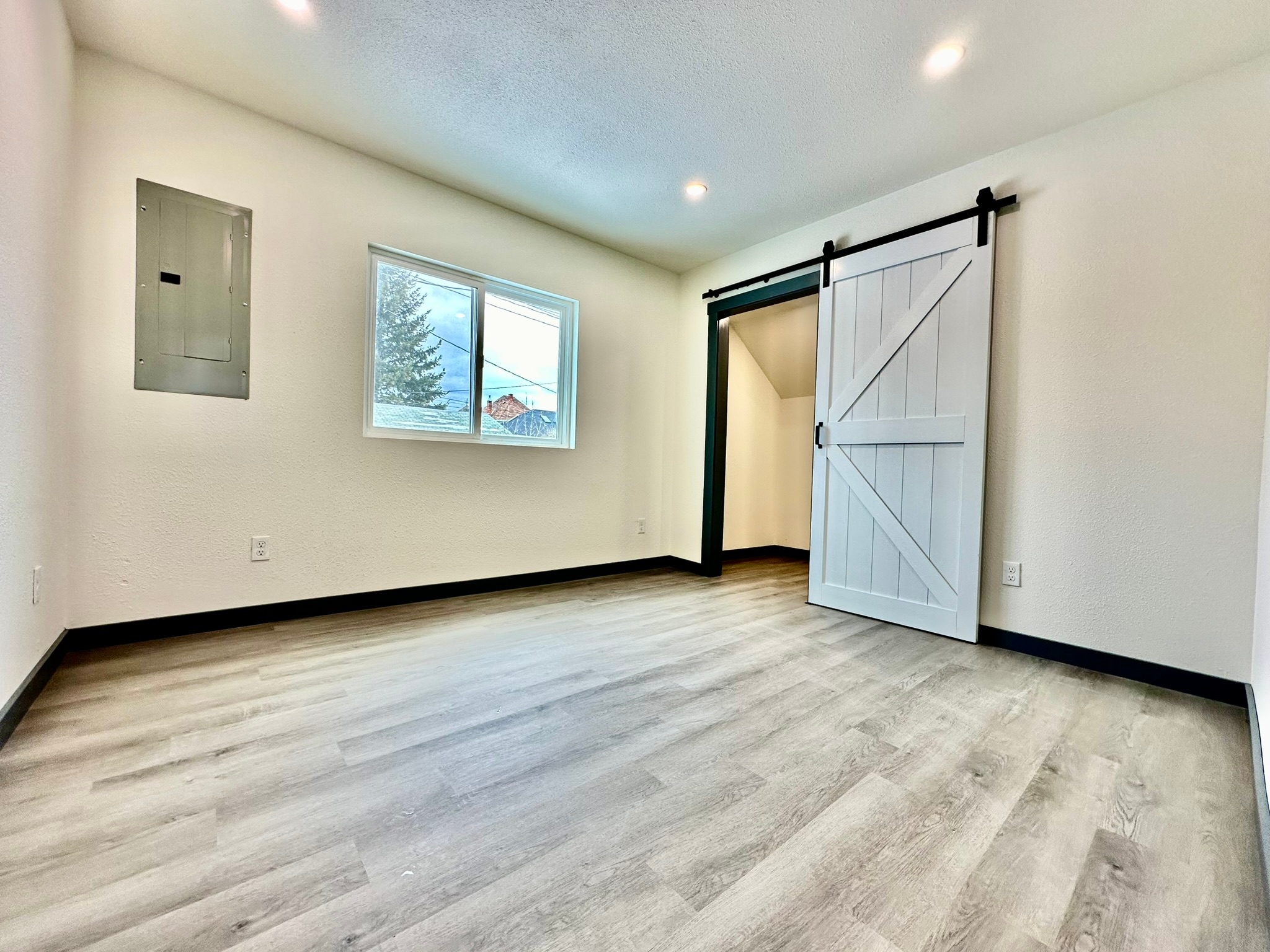 208 Locust Street Property Photo 10
