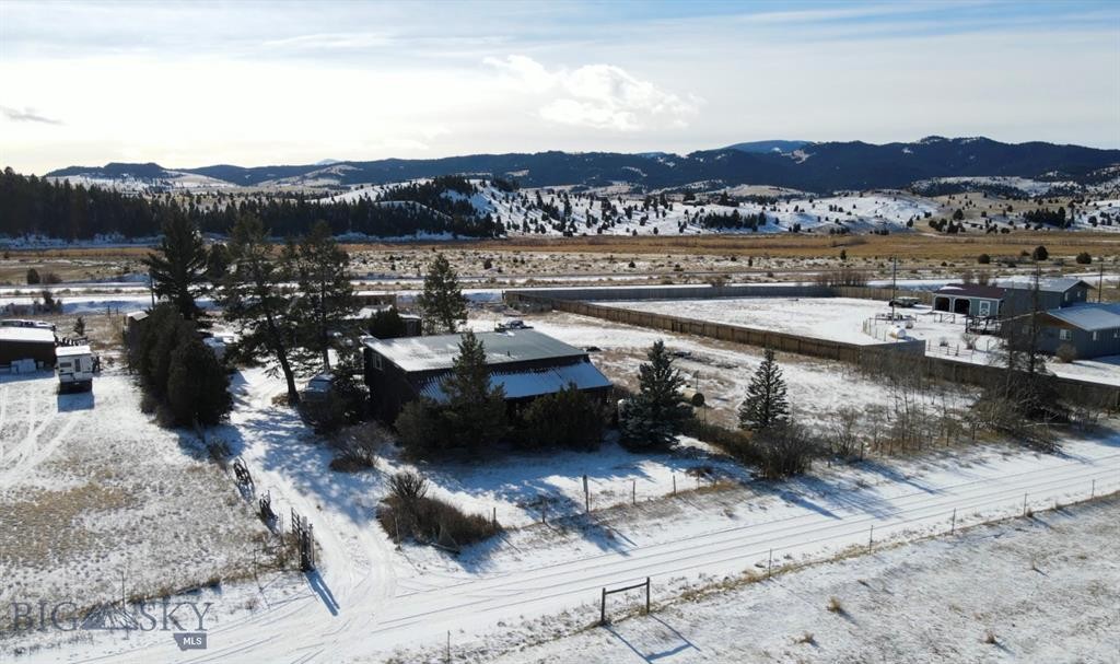 700 Dawson Loop Property Photo