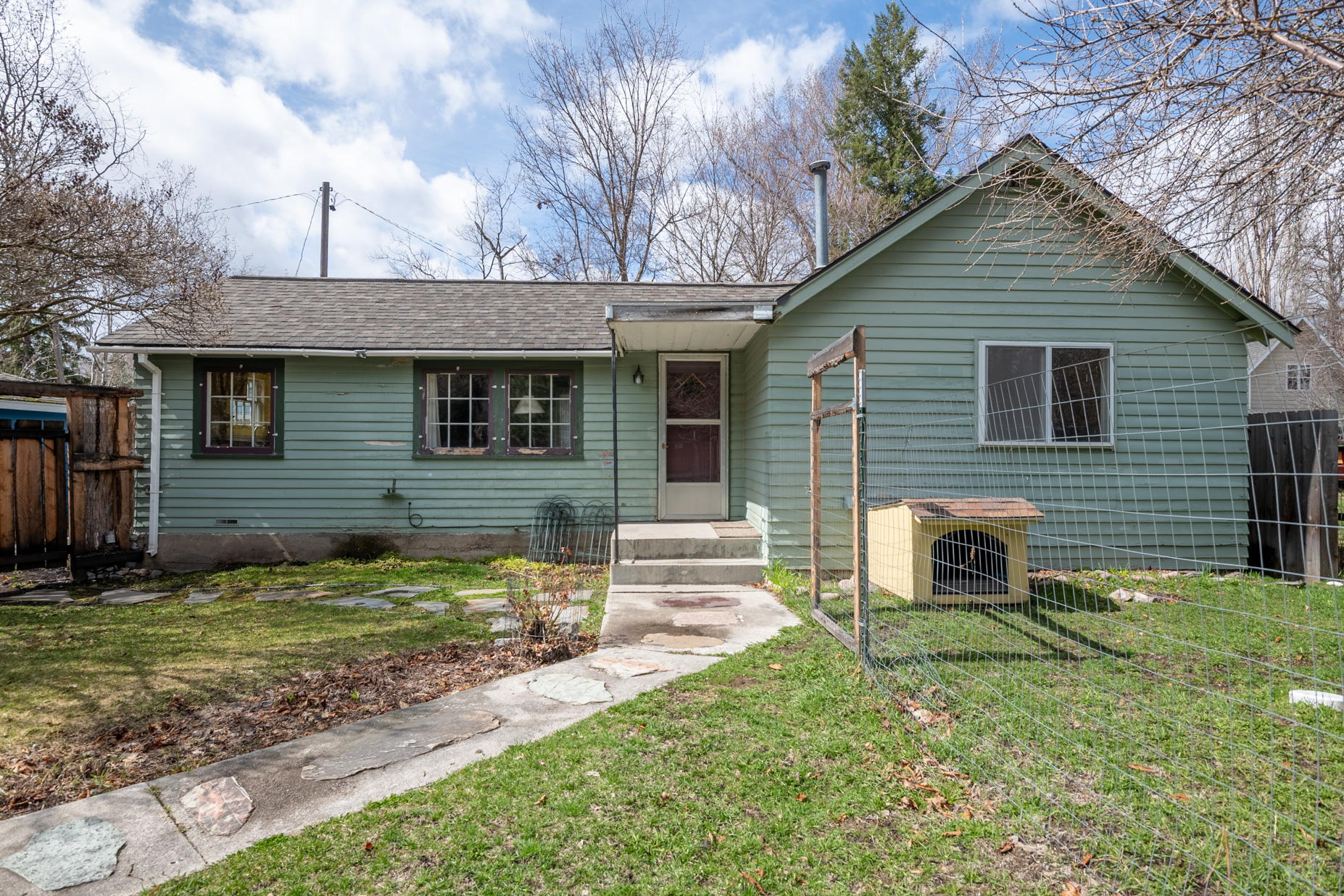 2207 Wylie Avenue Property Photo 1