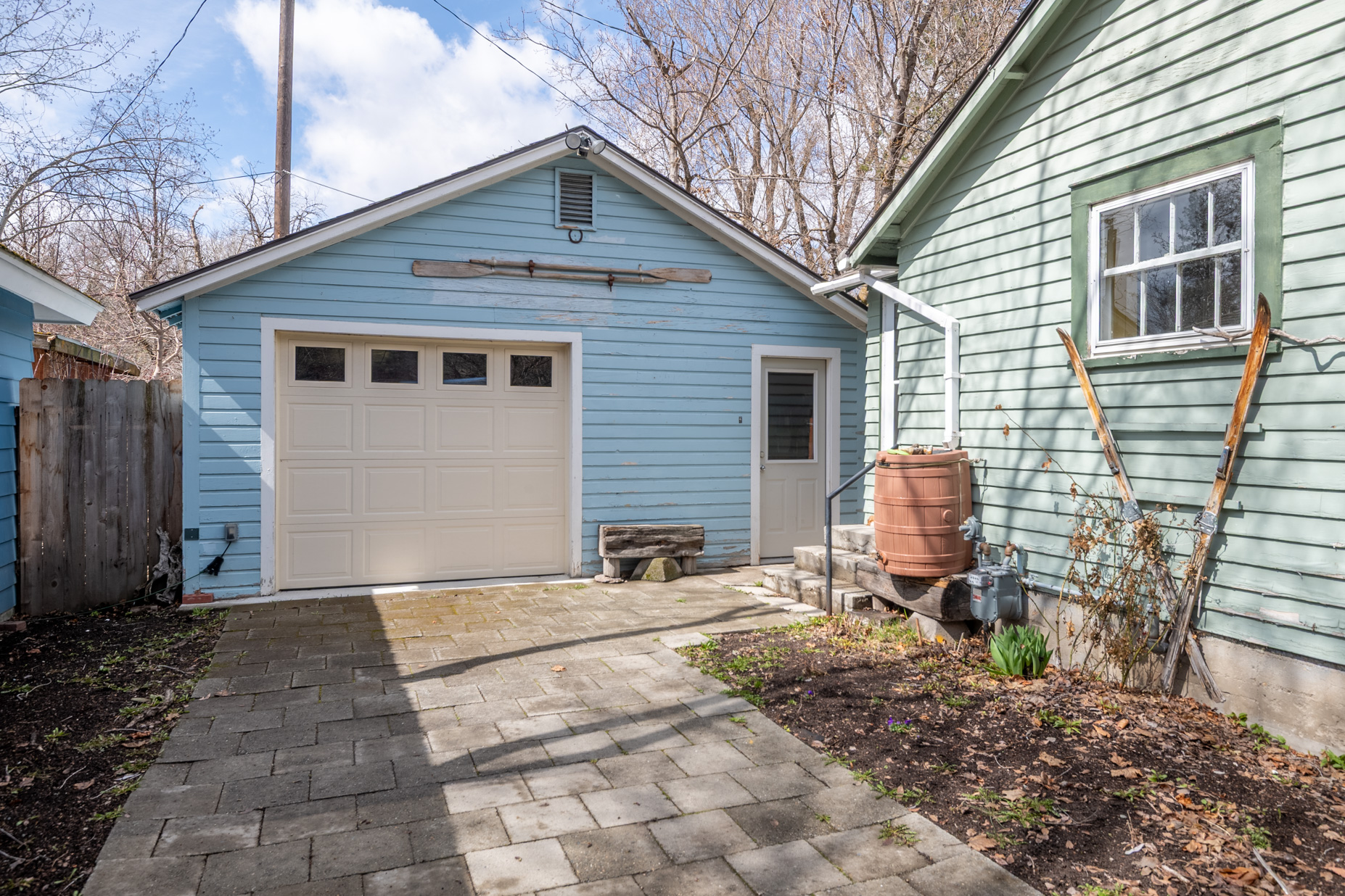 2207 Wylie Avenue Property Photo 4