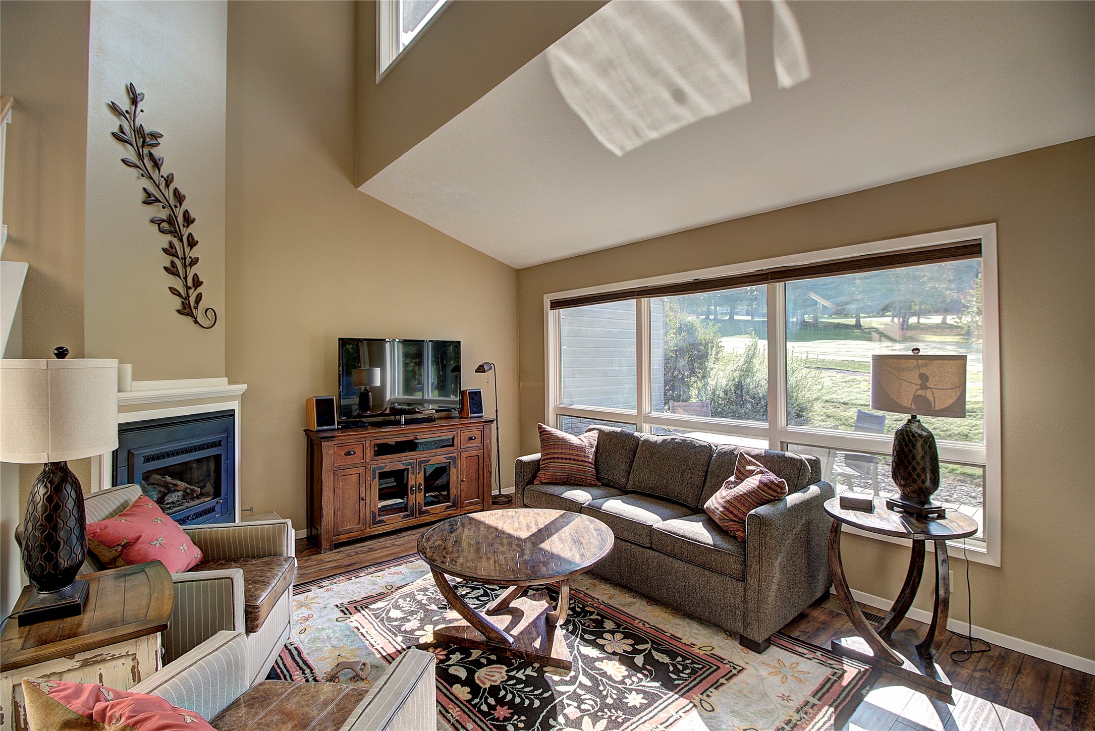 695 Saint Andrews Drive Property Photo 2