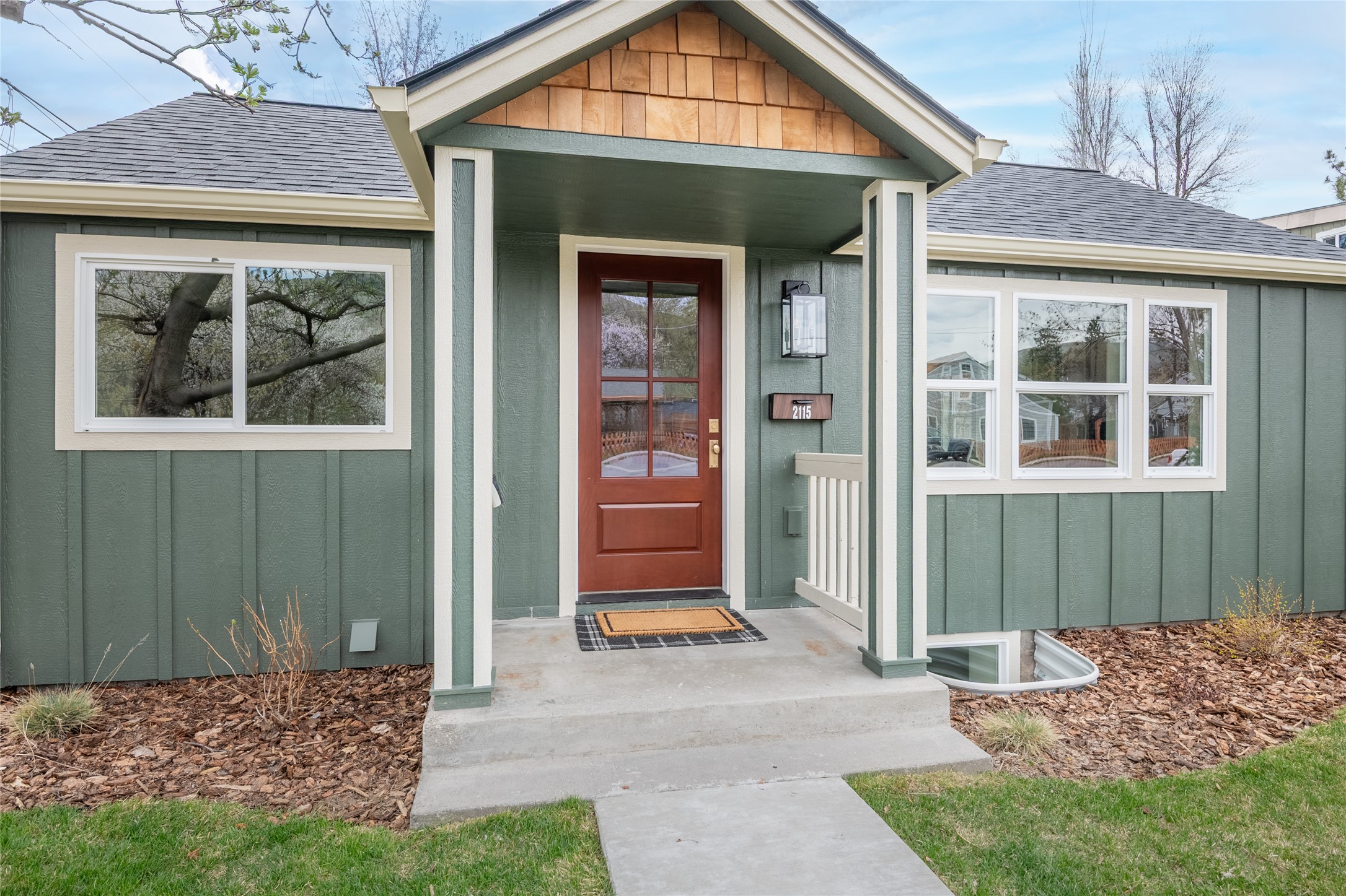 2115 Park Street Property Photo 4