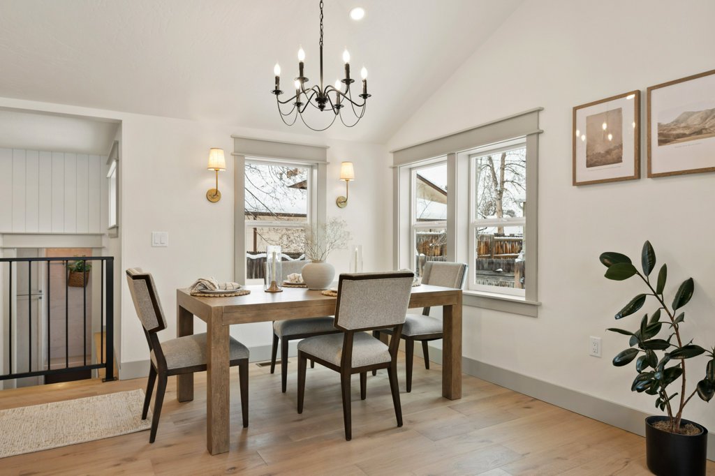 2115 Park Street Property Photo 12