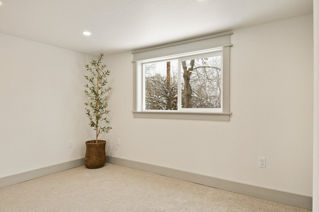 2115 Park Street Property Photo 16