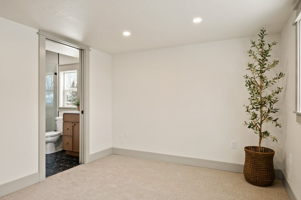 2115 Park Street Property Photo 17