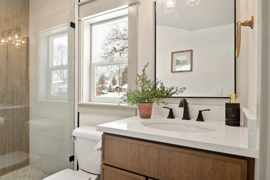 2115 Park Street Property Photo 19