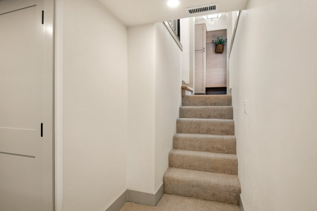 2115 Park Street Property Photo 23