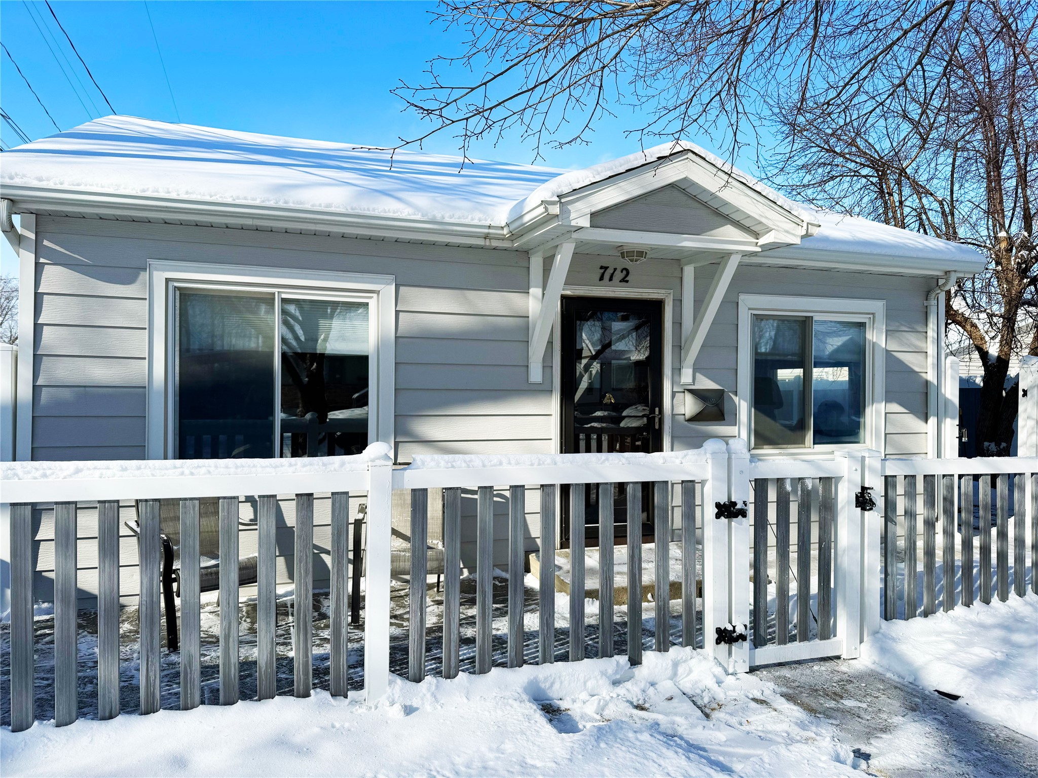 712 22nd Street N Property Photo 1