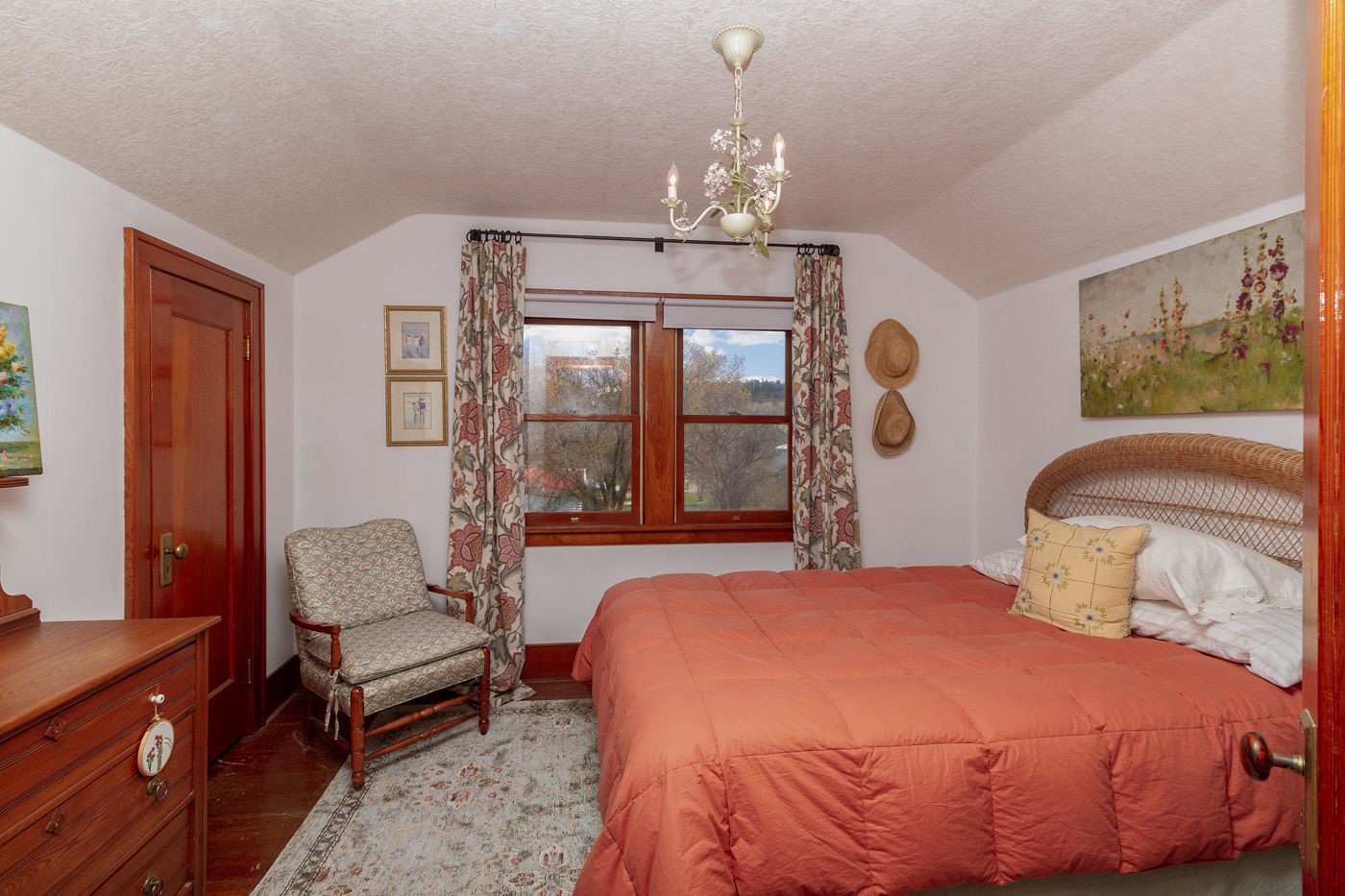 108 16th Avenue E Property Photo 29