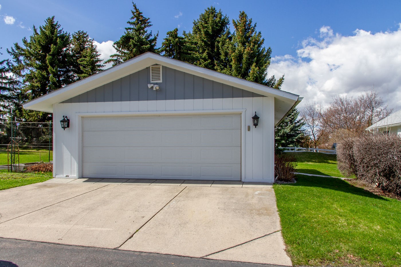 108 16th Avenue E Property Photo 42