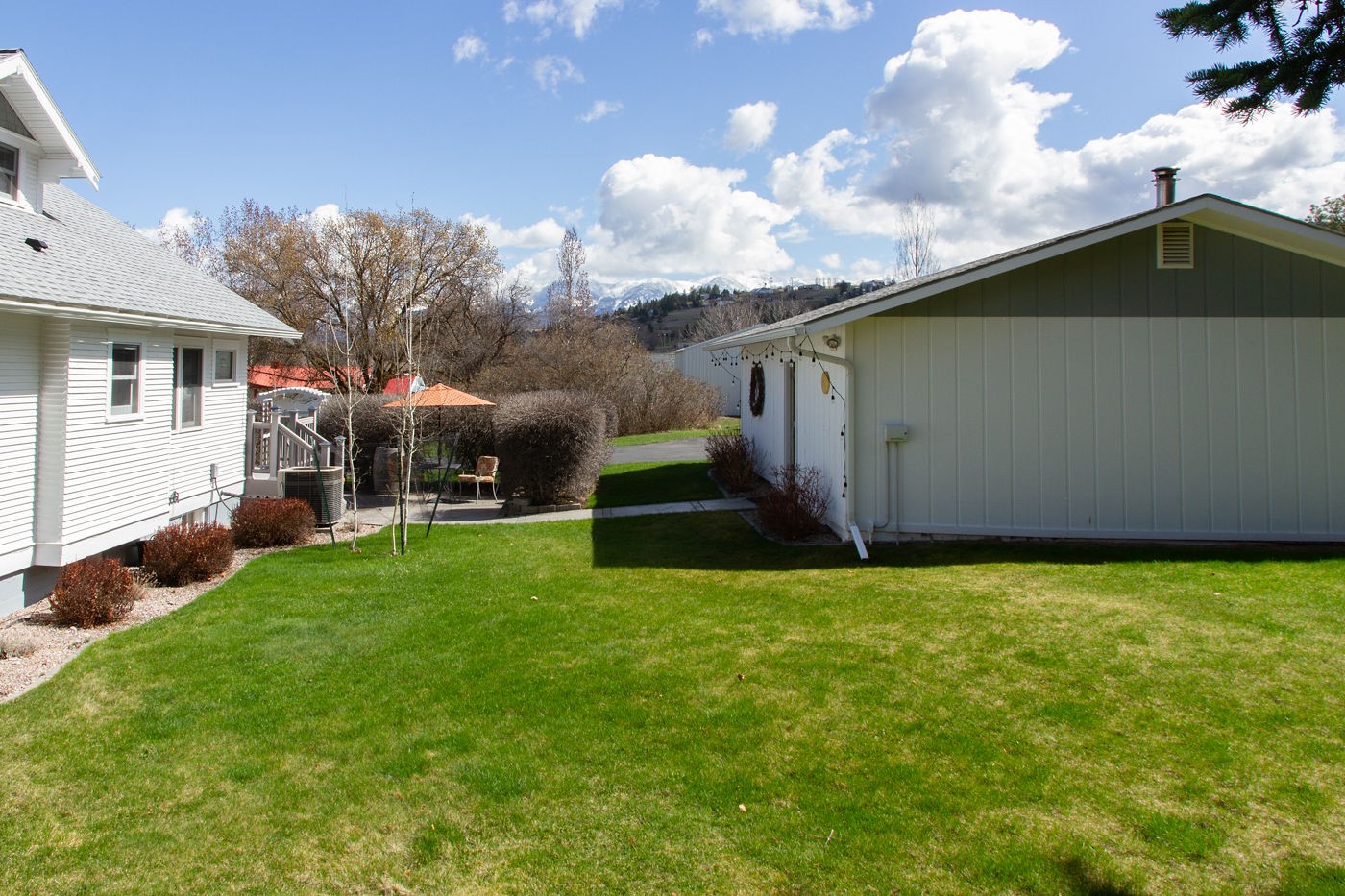 108 16th Avenue E Property Photo 44