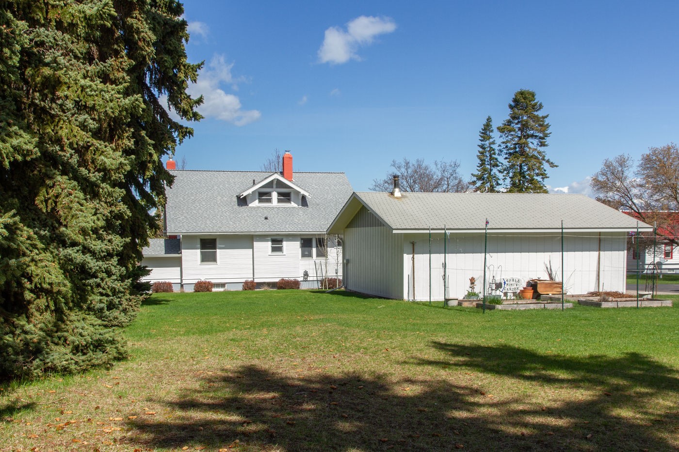 108 16th Avenue E Property Photo 58