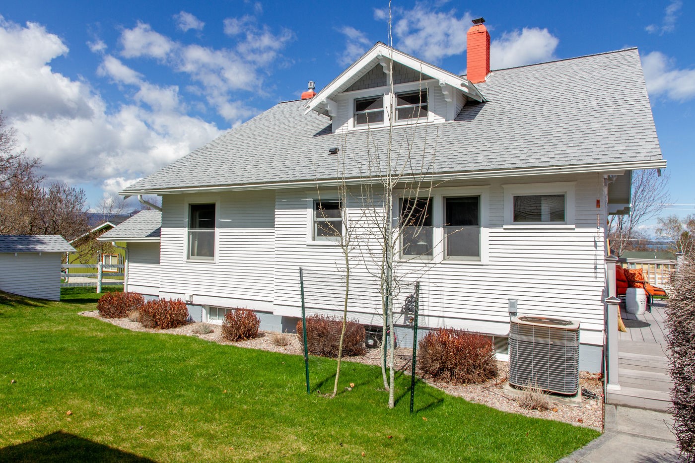 108 16th Avenue E Property Photo 62
