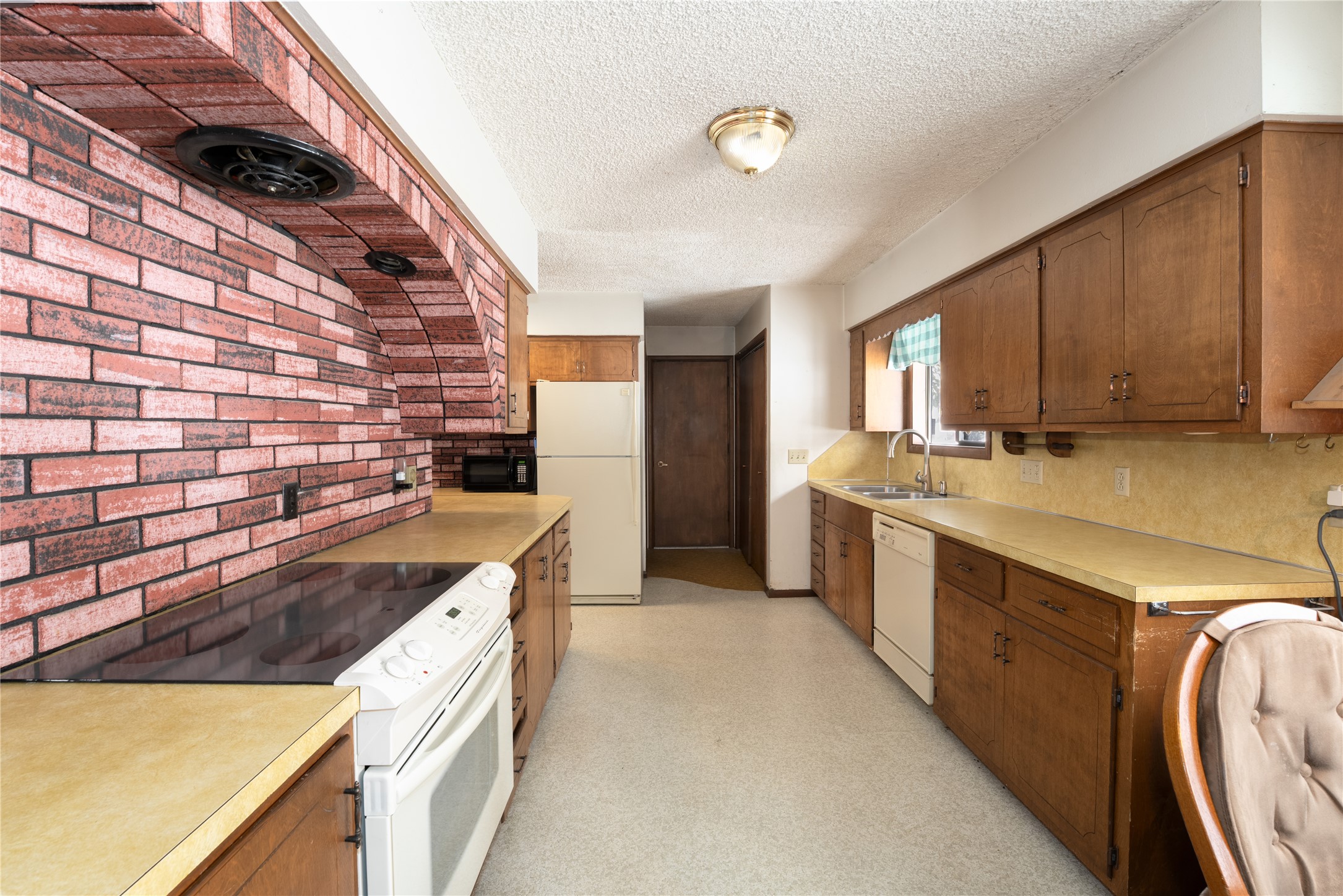 39471 Minesinger Lane Property Photo 4