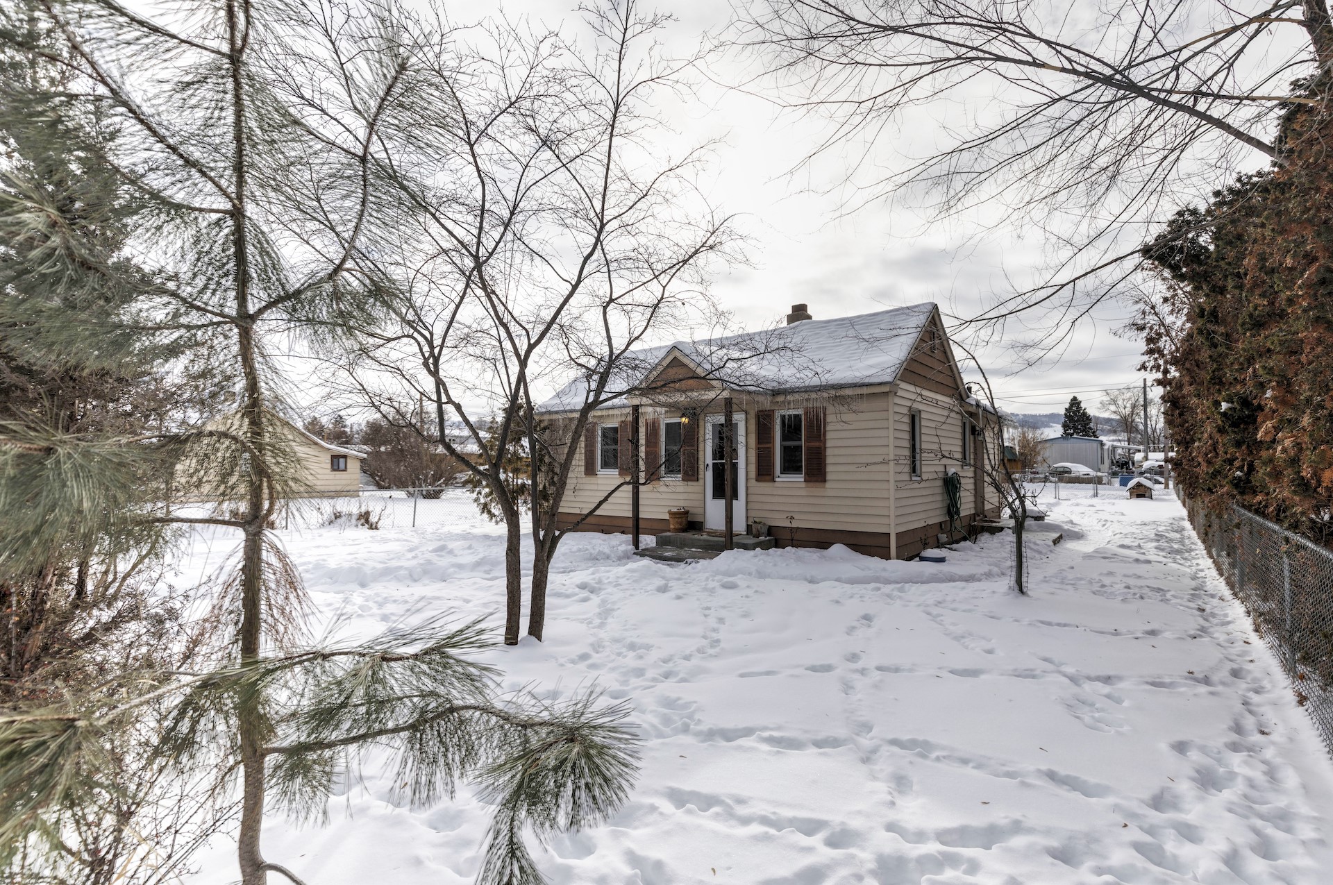 1925 Burlington Avenue Property Photo 2
