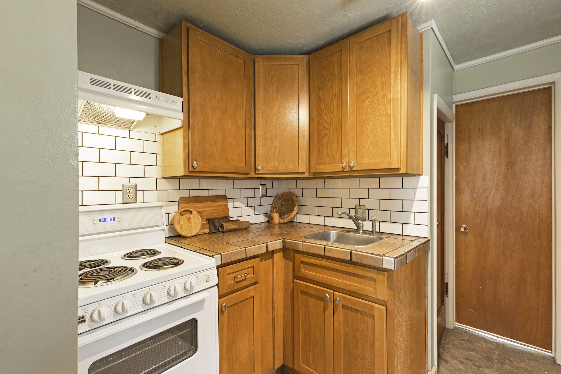 1925 Burlington Avenue Property Photo 13