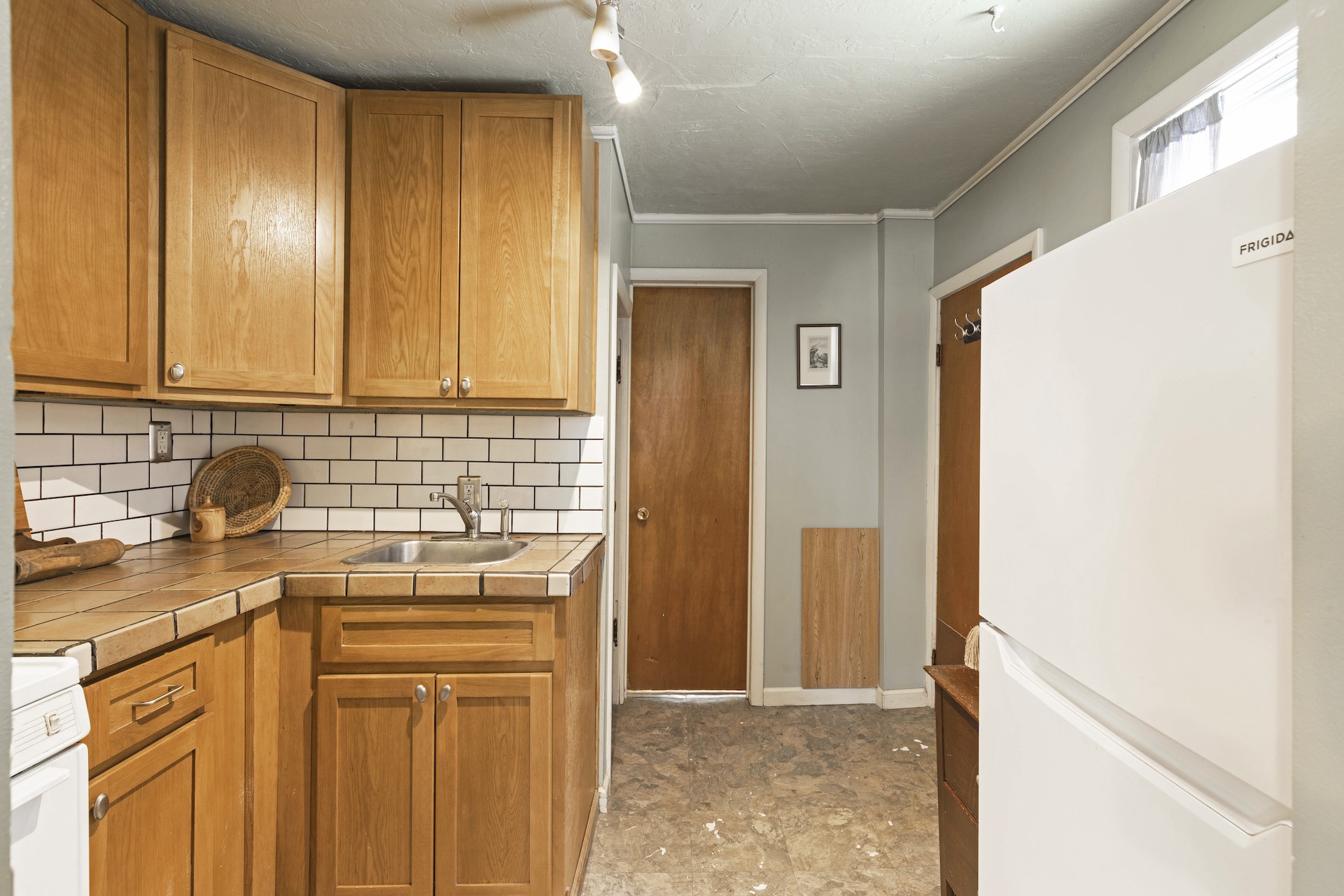 1925 Burlington Avenue Property Photo 14