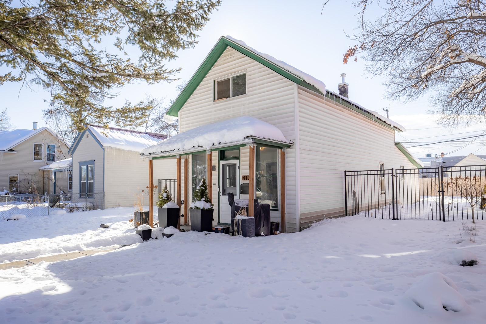 412 2nd Avenue E Property Photo 3