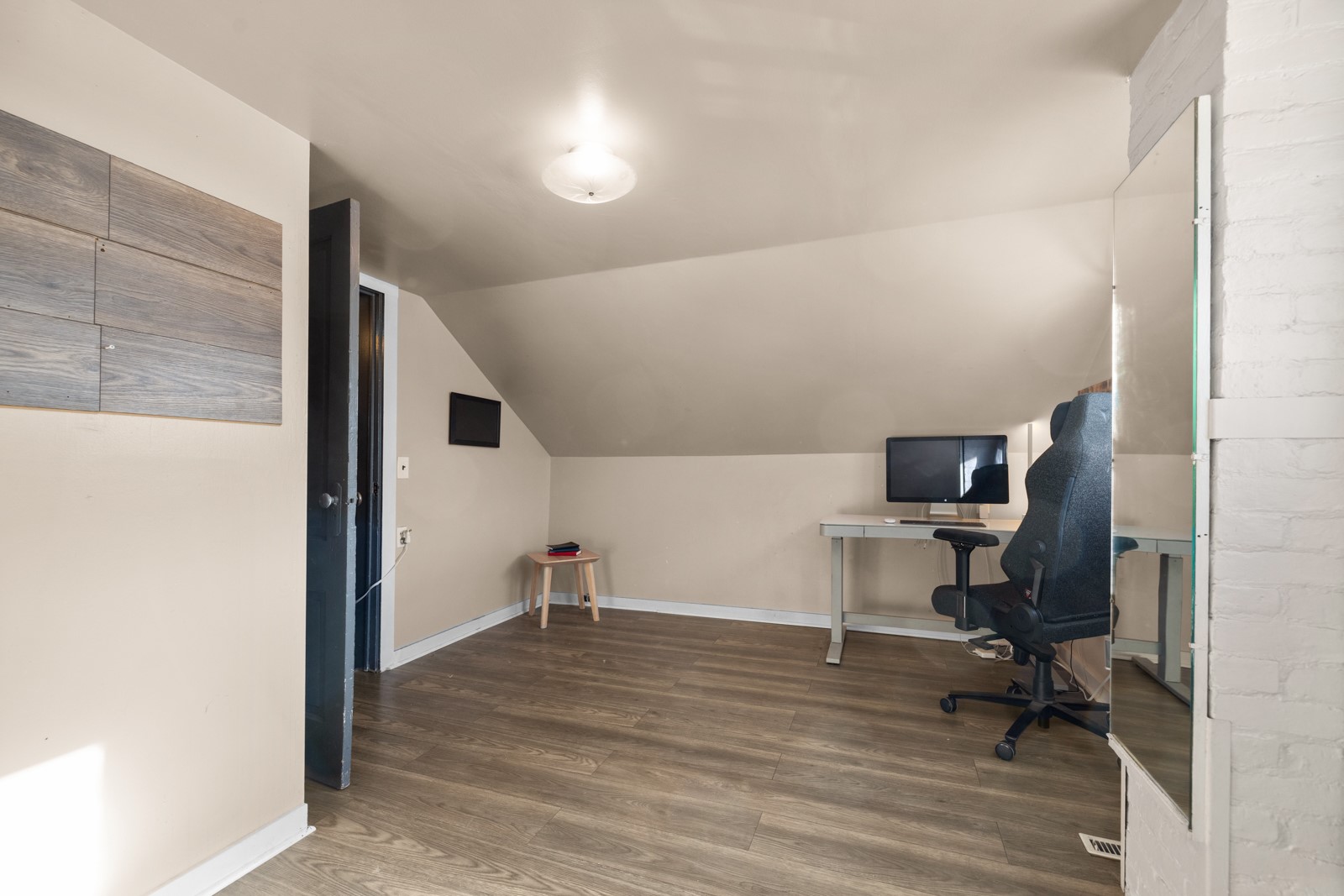 412 2nd Avenue E Property Photo 23