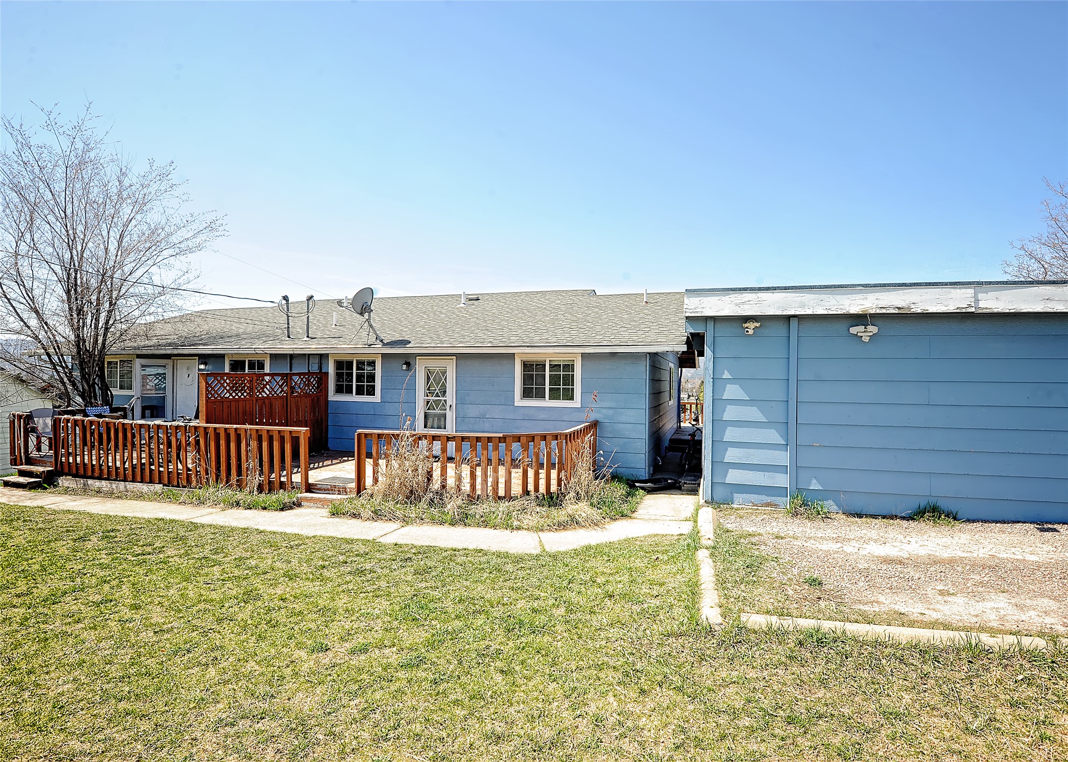 6 Parkway Drive A & B Property Photo