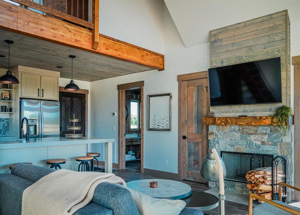 19 Haflinger Cottage Way Property Photo 4