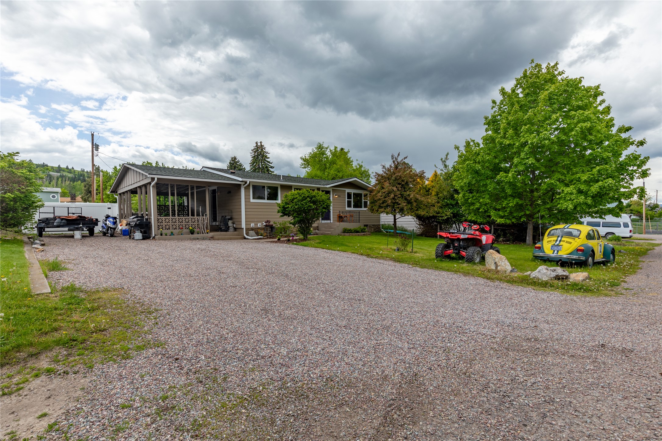 806 14th Avenue E Property Photo 24