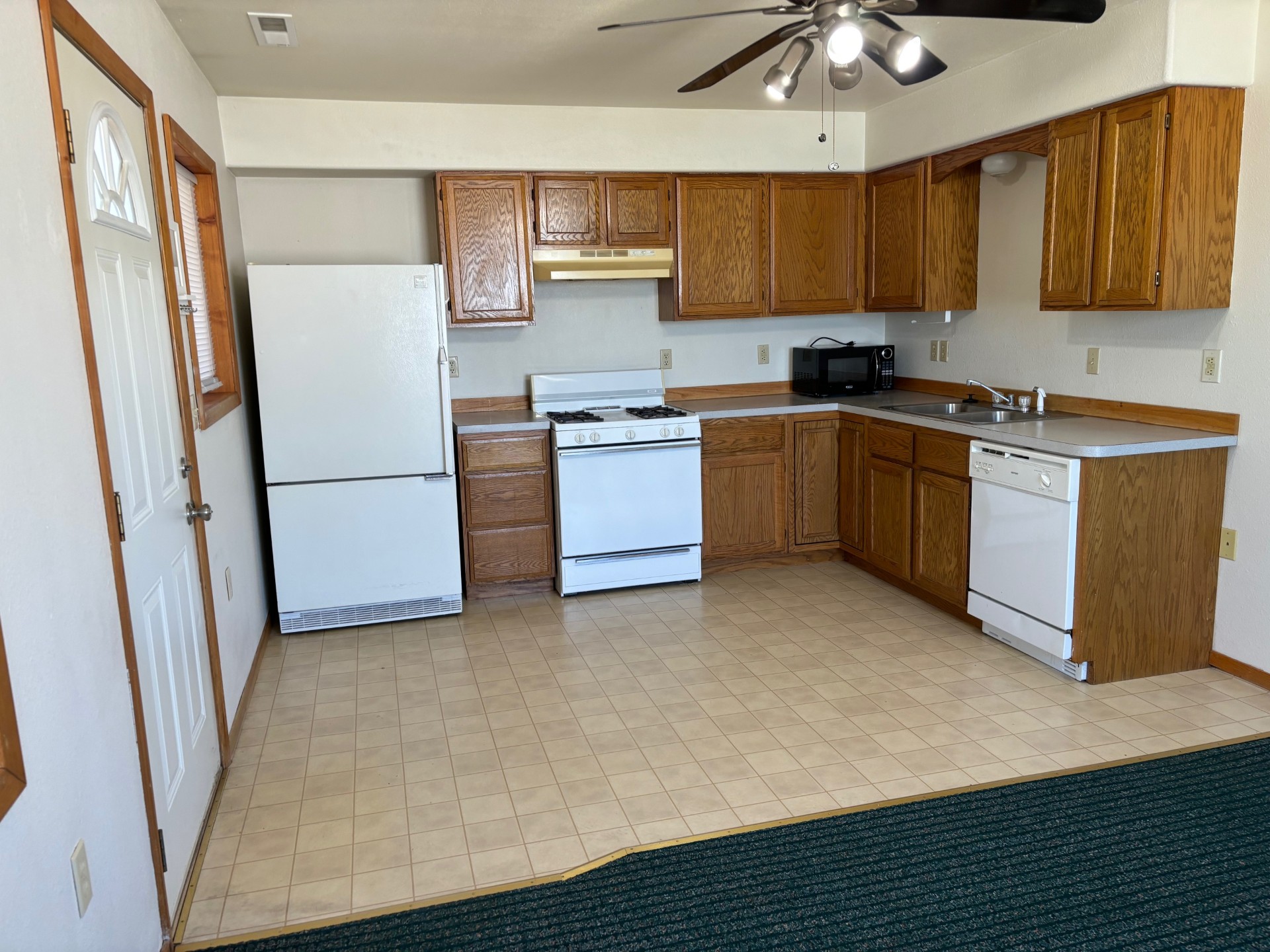 221 A Street N B6 Property Photo 1