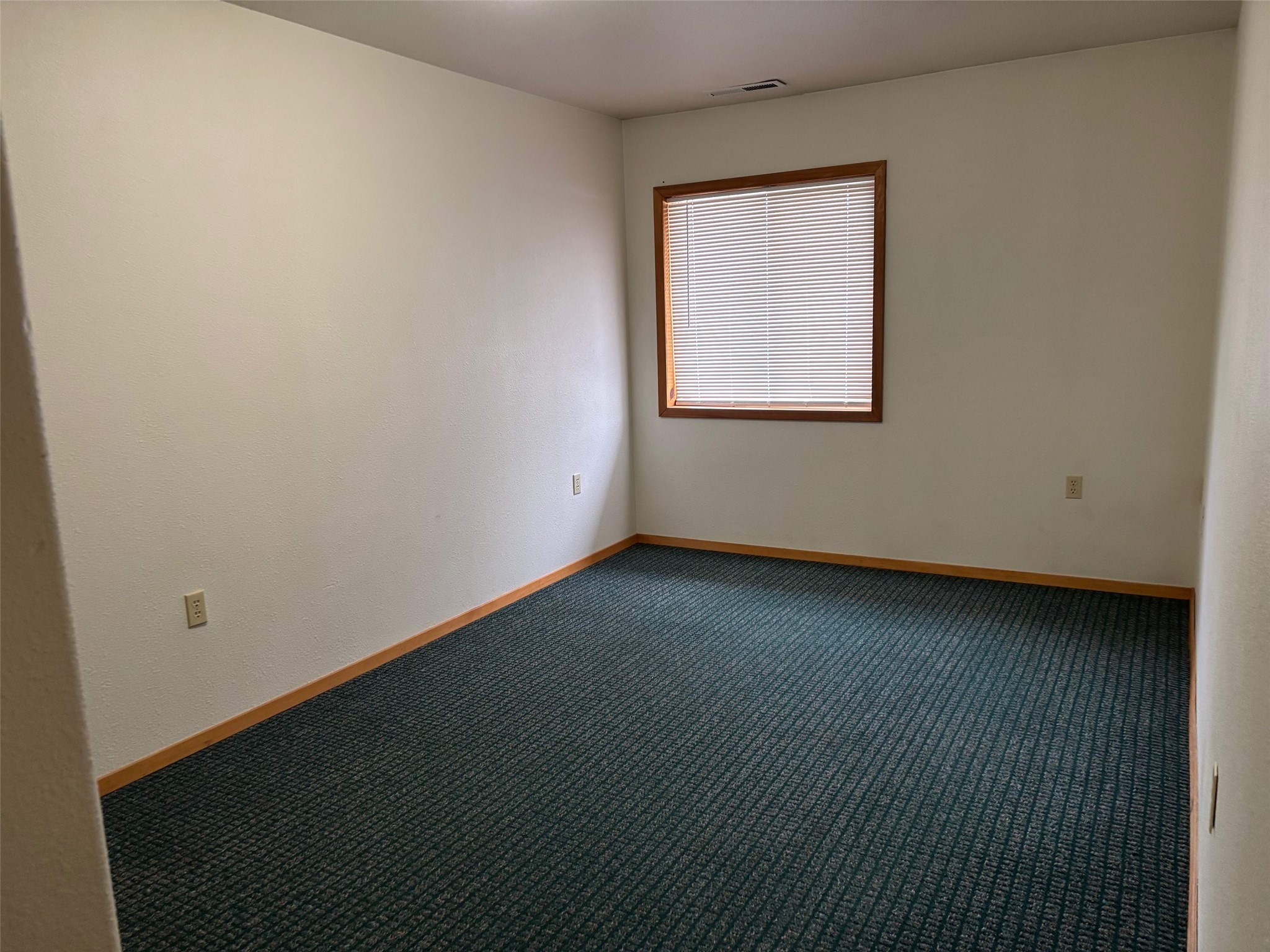 221 A Street N B6 Property Photo 7