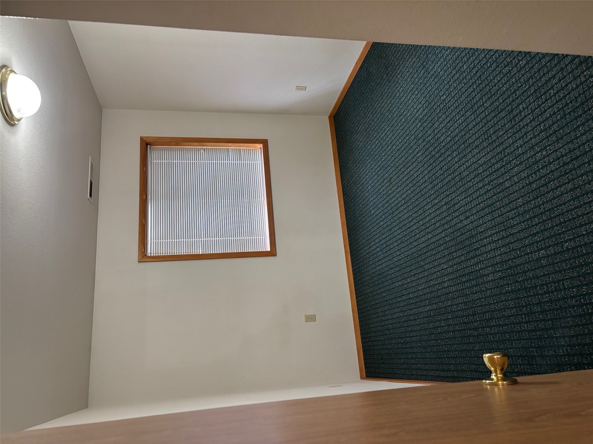 221 A Street N B6 Property Photo 8