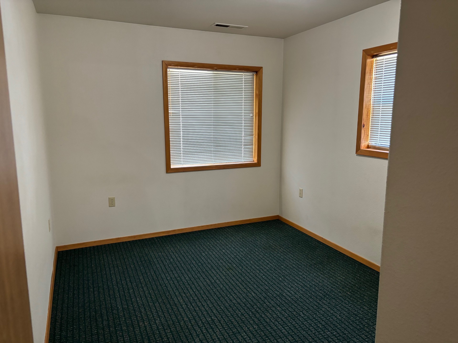 221 A Street N B6 Property Photo 10