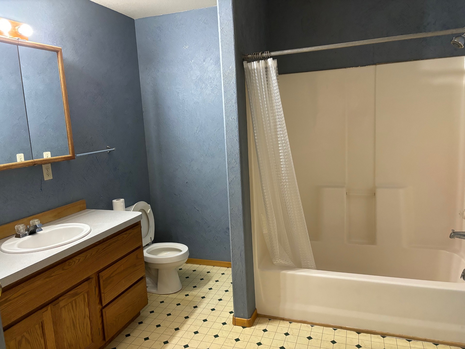221 A Street N B6 Property Photo 15