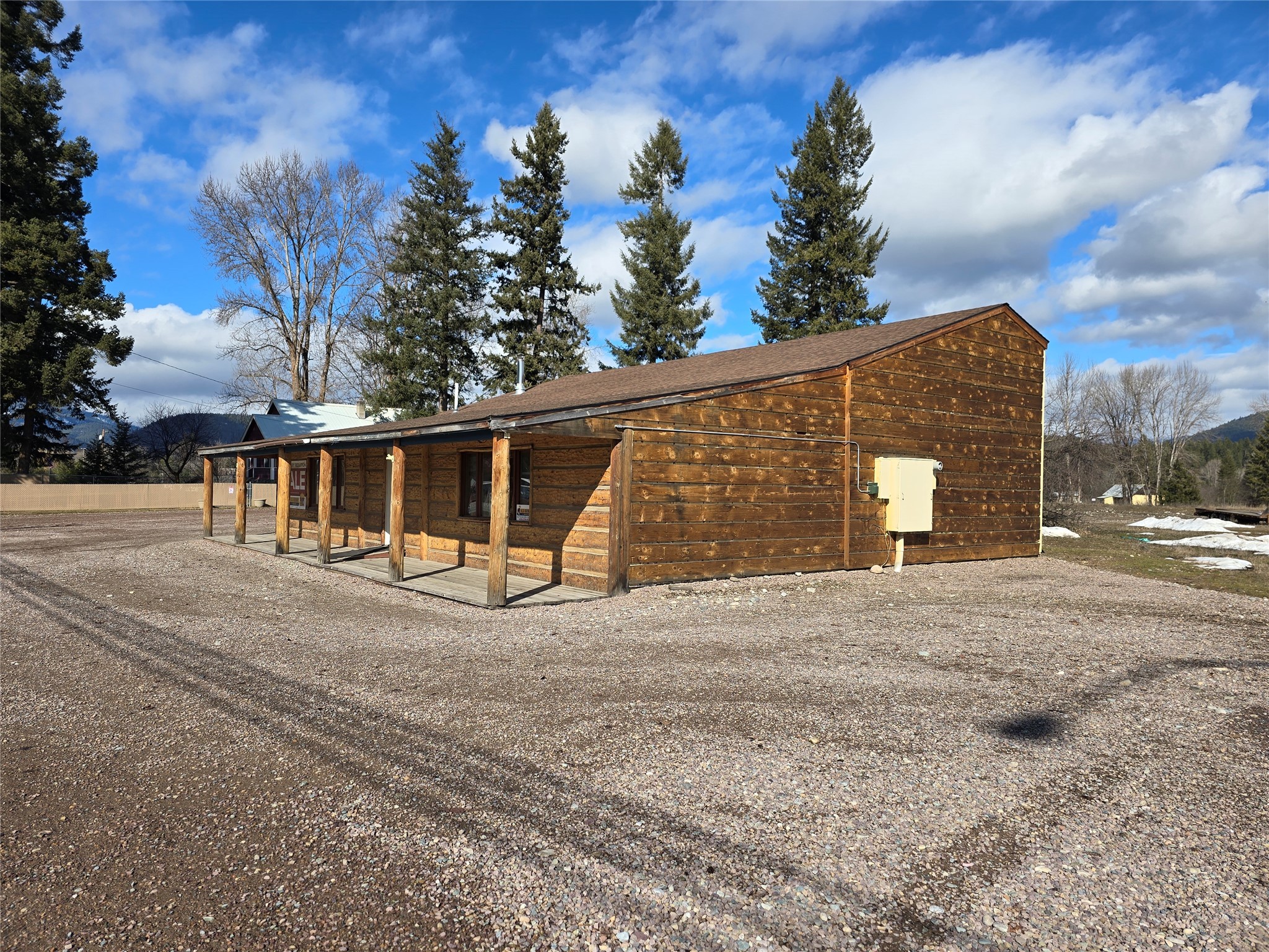 31189 Us Highway 2 Property Photo 4