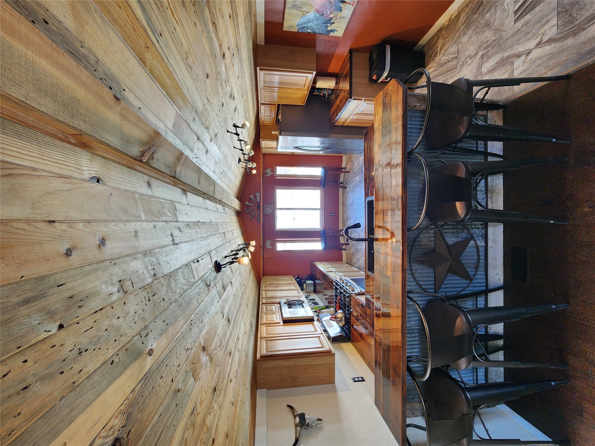 215 Badger Street E Property Photo 6