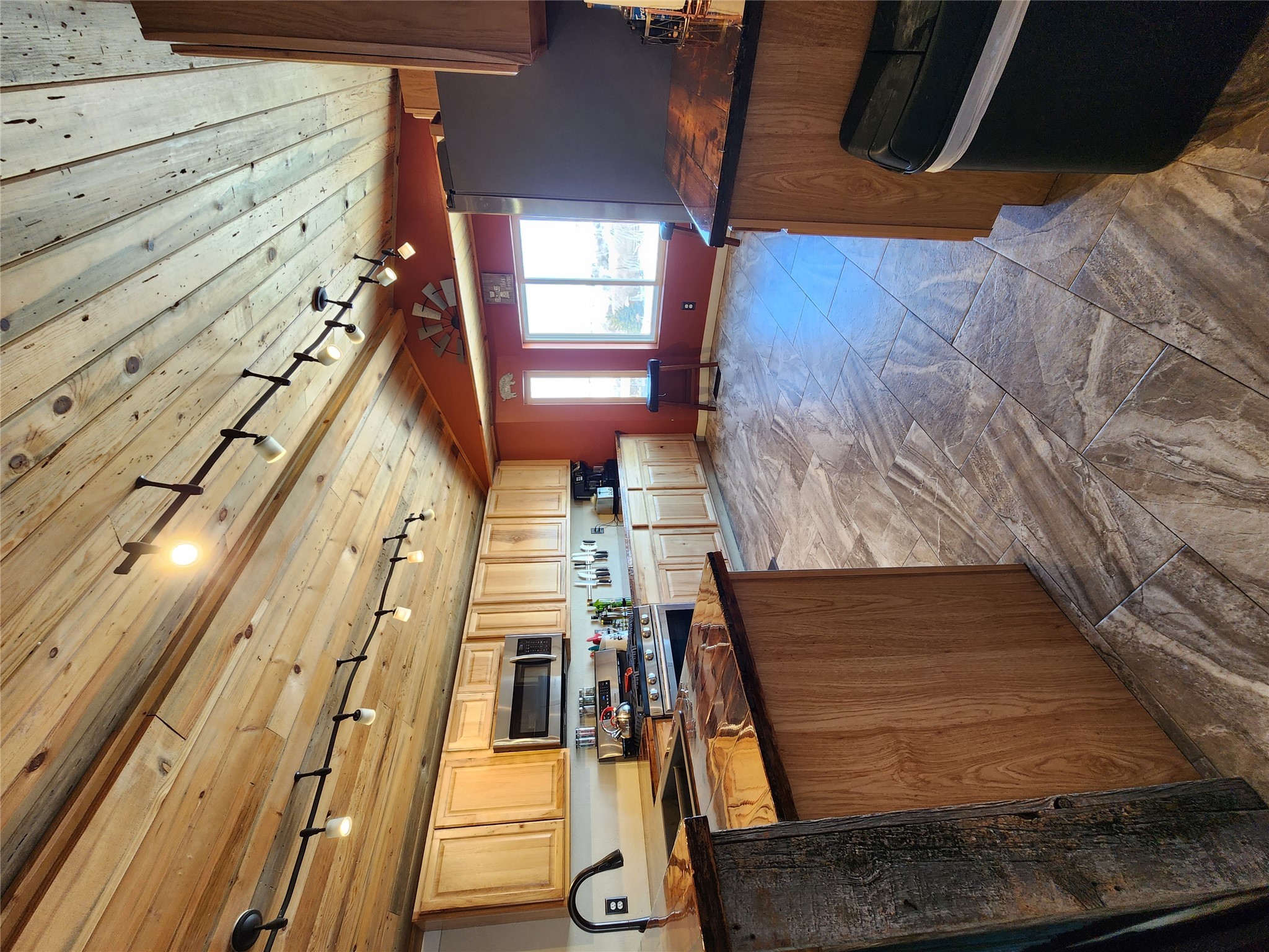 215 Badger Street E Property Photo 7