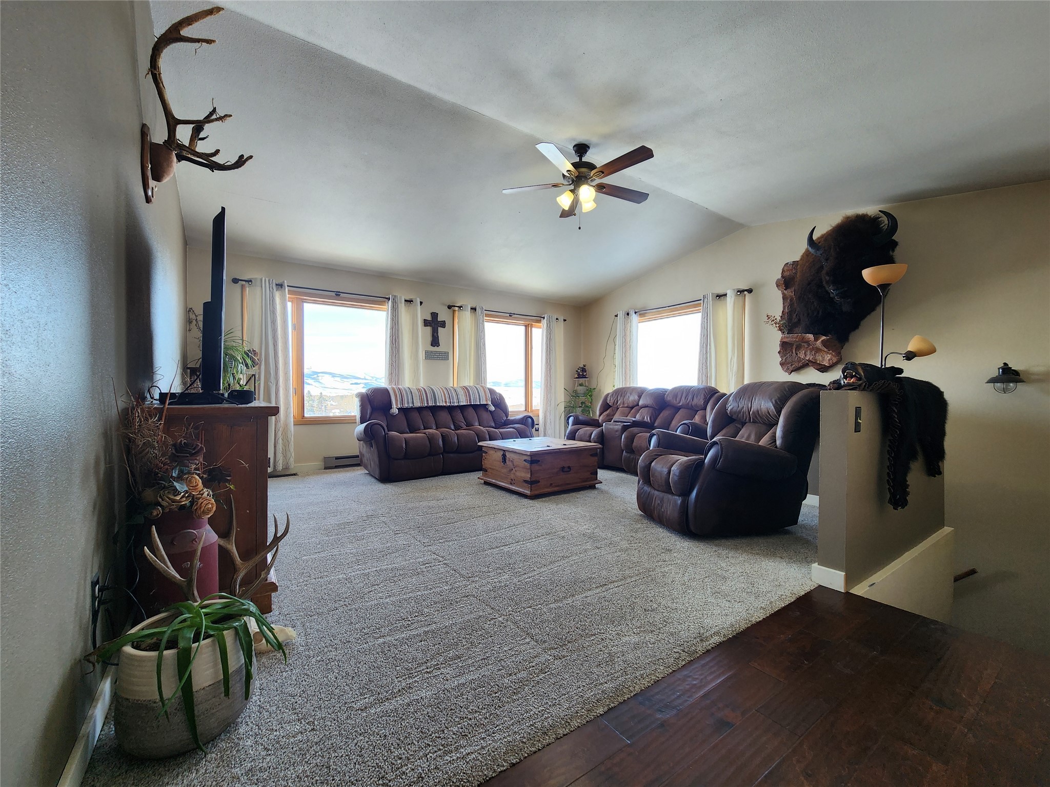 215 Badger Street E Property Photo 8