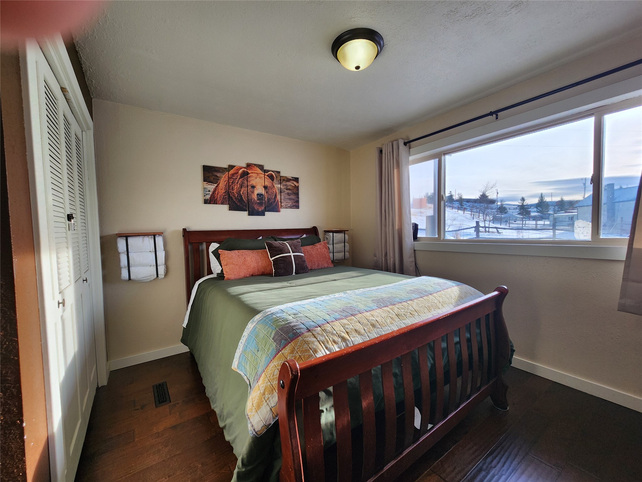 215 Badger Street E Property Photo 13