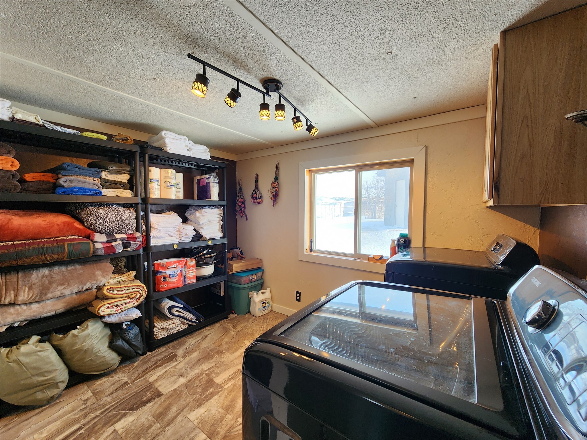 215 Badger Street E Property Photo 22